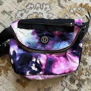 Lululemon Blooming Pixie Festival Bag nwot